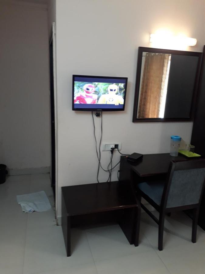 Seaqueen Residency Hotel Chennai Exterior photo